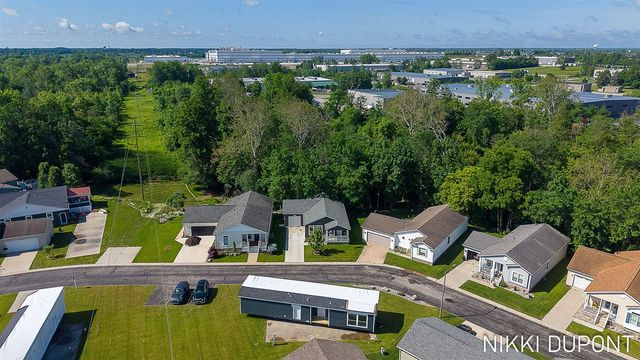 5254 W Scenic Turn Lane, Holland, MI 49423