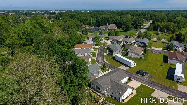 5254 W Scenic Turn Lane, Holland, MI 49423