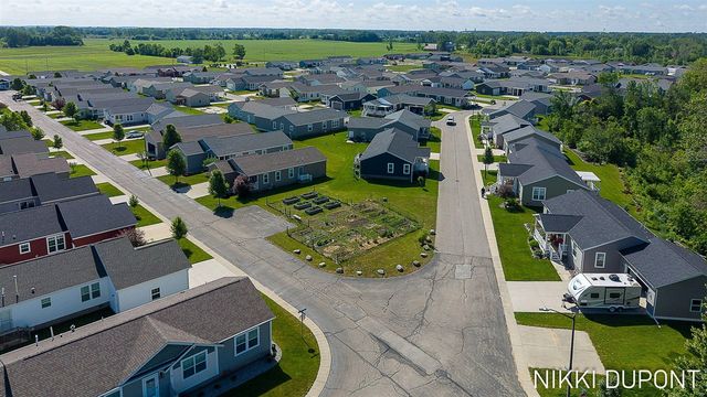 5254 W Scenic Turn Lane, Holland, MI 49423