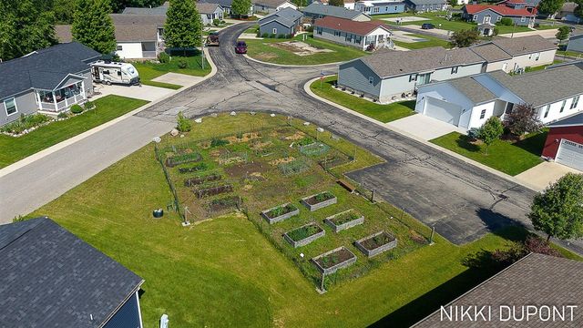 5254 W Scenic Turn Lane, Holland, MI 49423