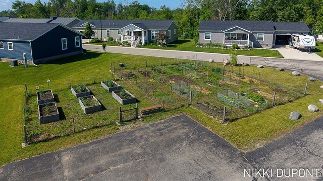 5254 W Scenic Turn Lane, Holland, MI 49423