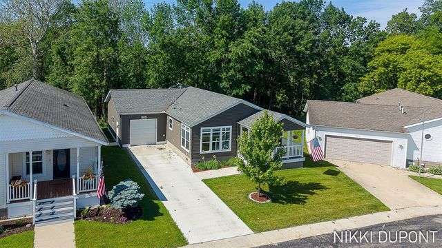5254 W Scenic Turn Lane, Holland, MI 49423