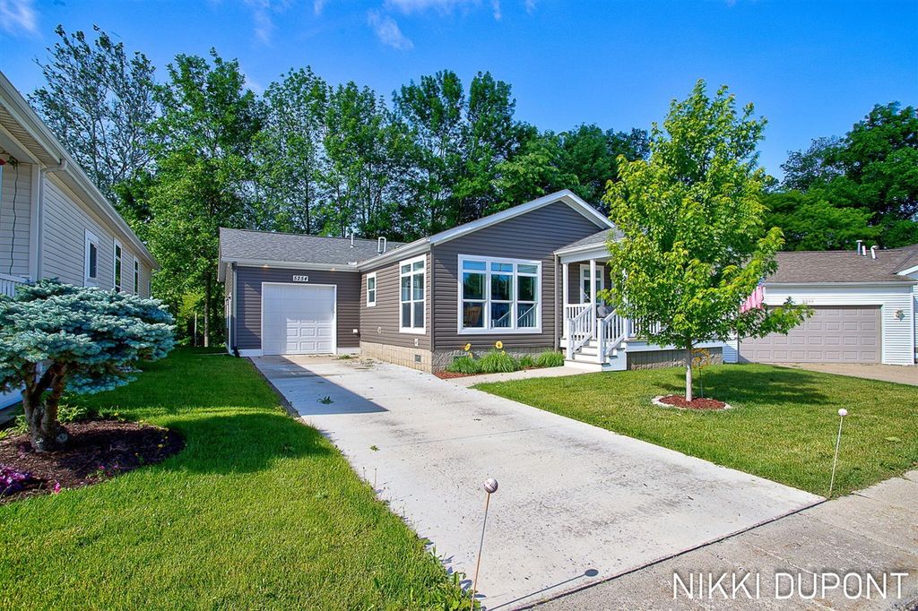 5254 W Scenic Turn Lane, Holland, MI 49423