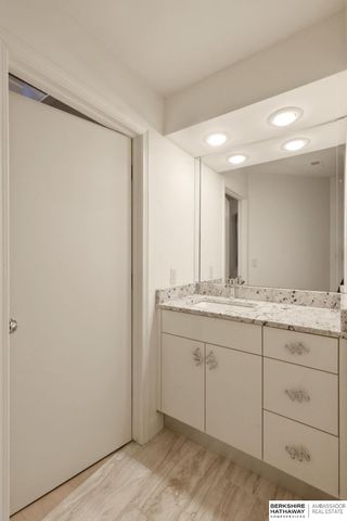 770 N 93rd St Apt 6B8, Omaha, NE 68114