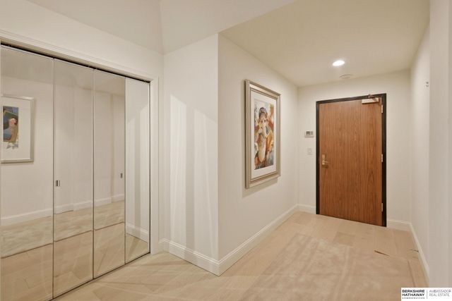 770 N 93rd St Apt 6B8, Omaha, NE 68114