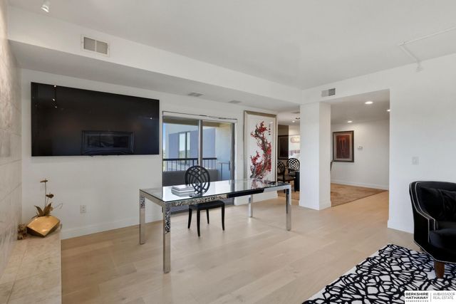 770 N 93rd St Apt 6B8, Omaha, NE 68114