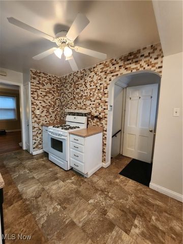 17600 Glenshire Avenue, Cleveland, OH 44135