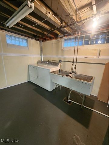 17600 Glenshire Avenue, Cleveland, OH 44135