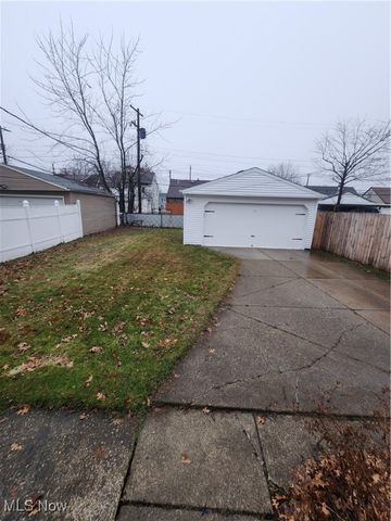 17600 Glenshire Avenue, Cleveland, OH 44135