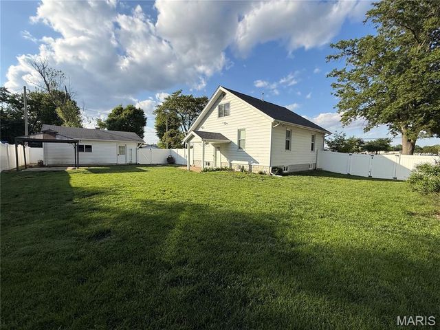 1305 West Boulevard, Belleville, IL 62221
