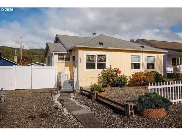 404 JACKSON St, Ryderwood, WA 98581