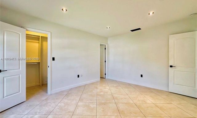 21020 NE 18th Ct, Miami, FL 33179