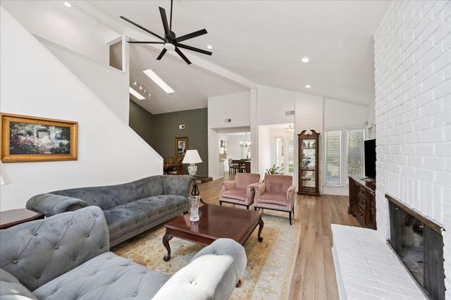 7807 Del Rey Lane, Houston, TX 77071