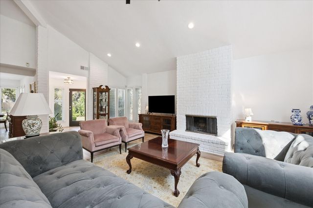 7807 Del Rey Lane, Houston, TX 77071