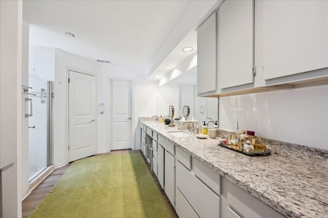 7807 Del Rey Lane, Houston, TX 77071