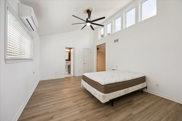 7807 Del Rey Lane, Houston, TX 77071