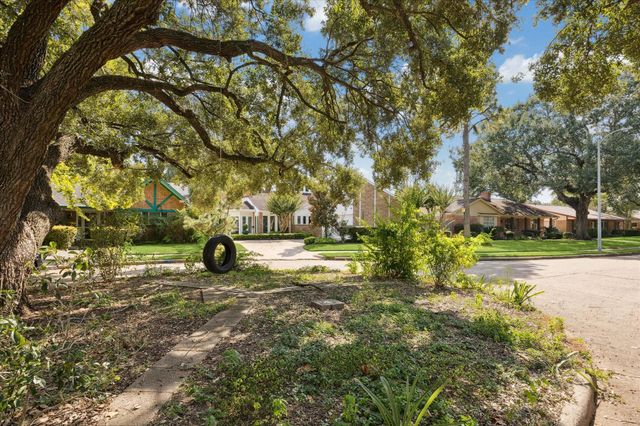 7807 Del Rey Lane, Houston, TX 77071