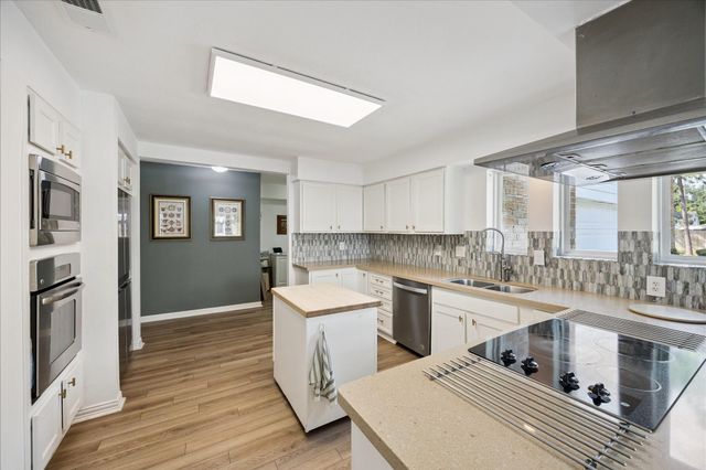 7807 Del Rey Lane, Houston, TX 77071