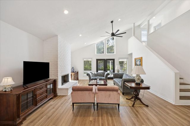 7807 Del Rey Lane, Houston, TX 77071