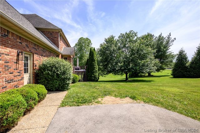 6605 Pheasant Run Road, Charlestown, IN 47111