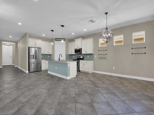 4211 Dutchess Park RD, Fort Myers, FL 33916