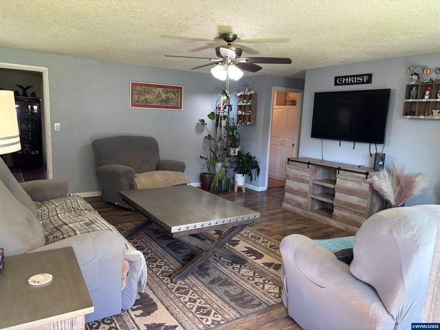 5405 Val View Dr SE, Turner, OR 97392