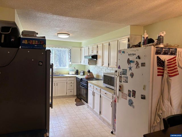 5405 Val View Dr SE, Turner, OR 97392