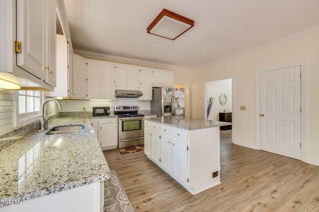3502 Bondwood Circle, Johnson City, TN 37604