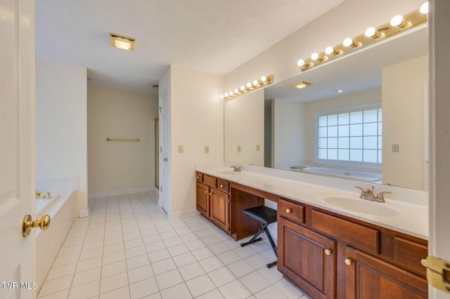 3502 Bondwood Circle, Johnson City, TN 37604