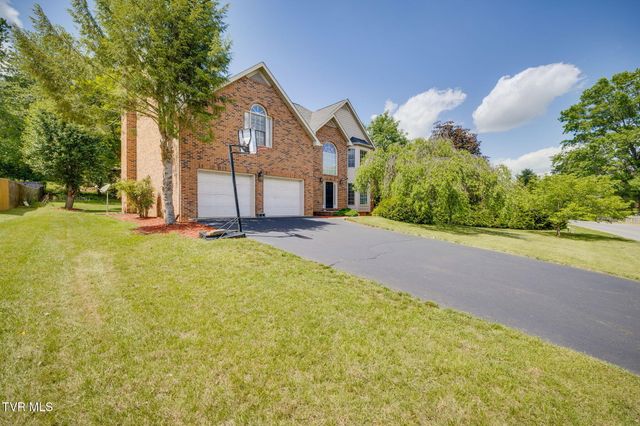 3502 Bondwood Circle, Johnson City, TN 37604