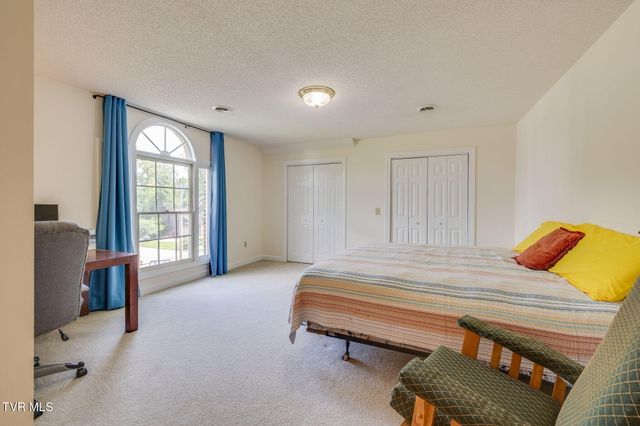 3502 Bondwood Circle, Johnson City, TN 37604
