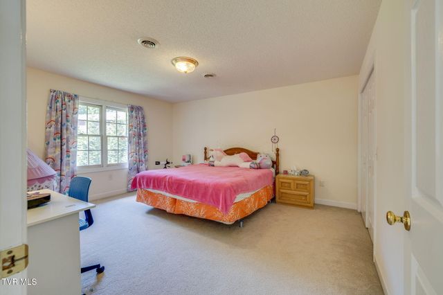 3502 Bondwood Circle, Johnson City, TN 37604