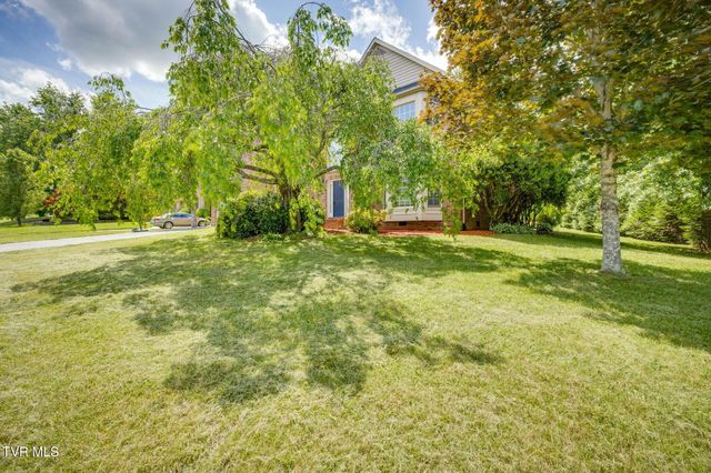 3502 Bondwood Circle, Johnson City, TN 37604