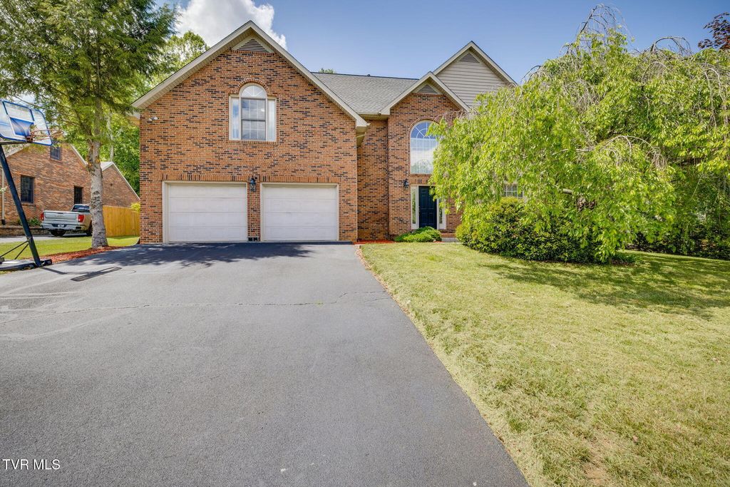 3502 Bondwood Circle, Johnson City, TN 37604