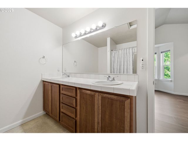 14406 Sw PENNYWORT Ter, Portland, OR 97224