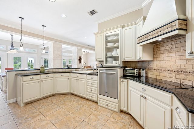 111 Oak Pointe, New Braunfels, TX 78132