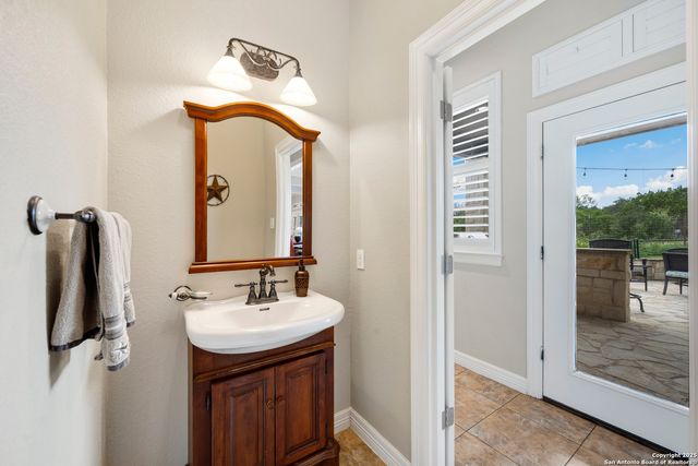 111 Oak Pointe, New Braunfels, TX 78132