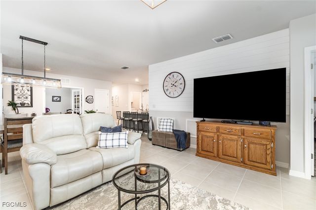 20474 Plumwood LOOP, North Fort Myers, FL 33917