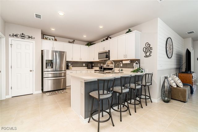 20474 Plumwood LOOP, North Fort Myers, FL 33917