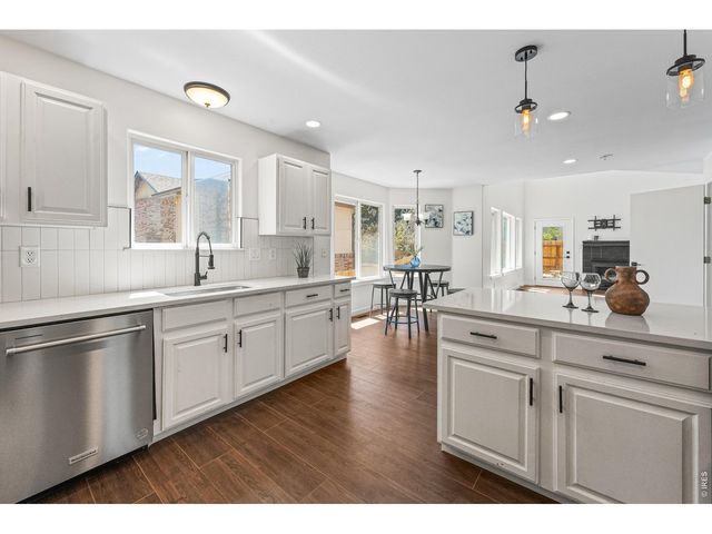 1464 Cherrywood Way, Longmont, CO 80504