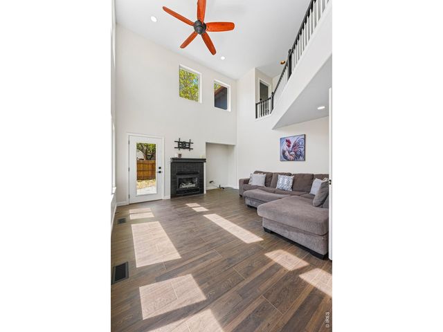 1464 Cherrywood Way, Longmont, CO 80504