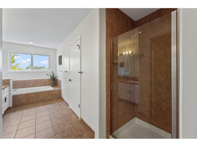 1464 Cherrywood Way, Longmont, CO 80504
