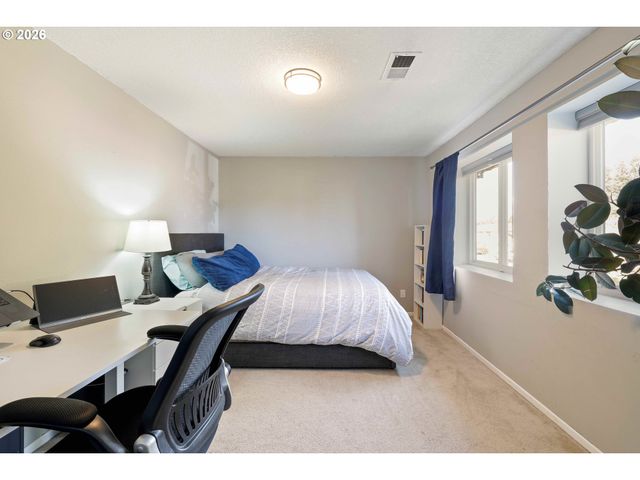 18845 ALLEGHENY Dr, Oregon City, OR 97045