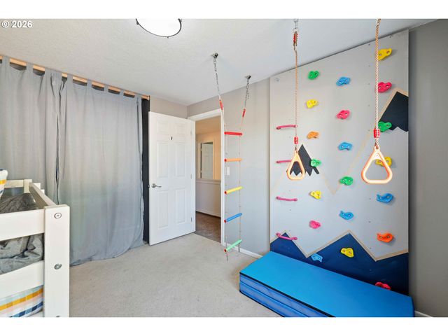 18845 ALLEGHENY Dr, Oregon City, OR 97045