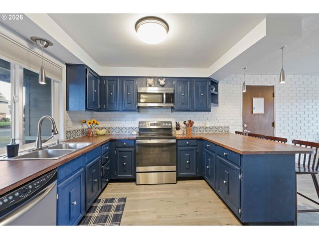 18845 ALLEGHENY Dr, Oregon City, OR 97045