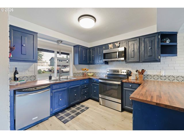 18845 ALLEGHENY Dr, Oregon City, OR 97045