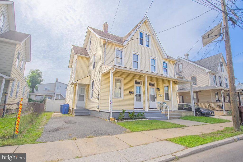 426 KOSSUTH ST, RIVERSIDE, NJ 08075 — exterior