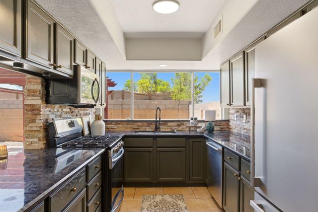1729 Del Cielo Drive NW, Albuquerque, NM 87105