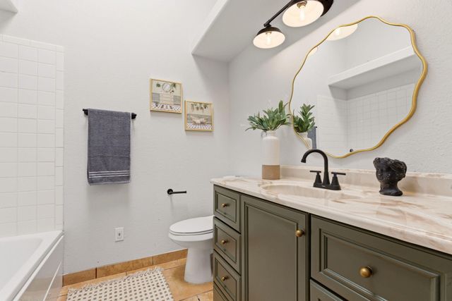 1729 Del Cielo Drive NW, Albuquerque, NM 87105