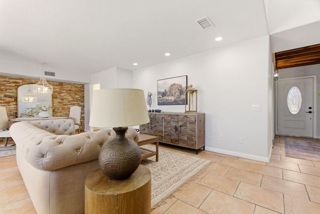 1729 Del Cielo Drive NW, Albuquerque, NM 87105